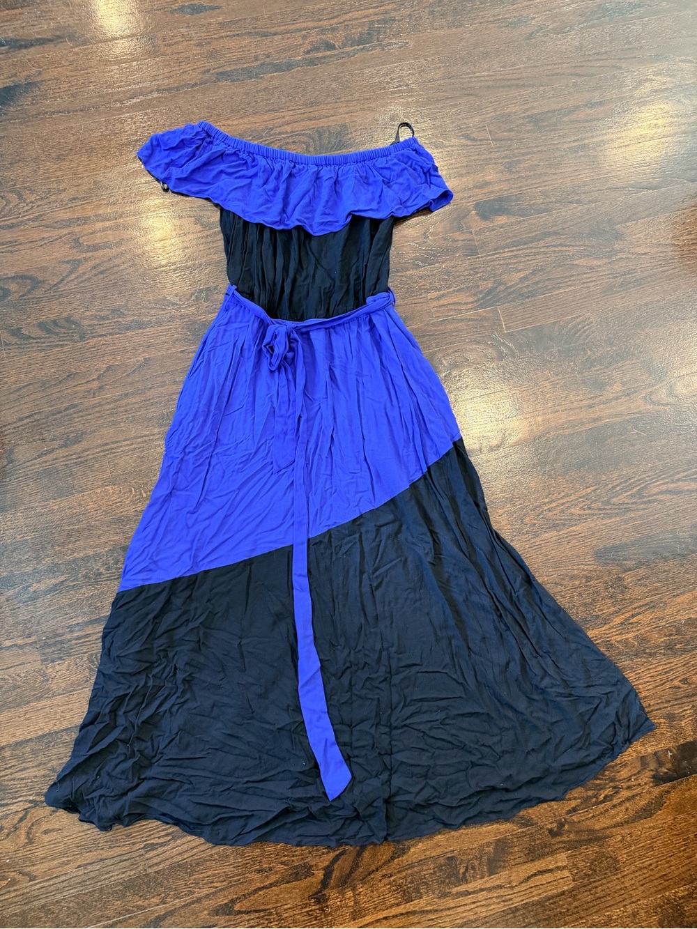 Off-Shoulder Blue and Black Two-Tone Maxi Dress. City chic. NWT.